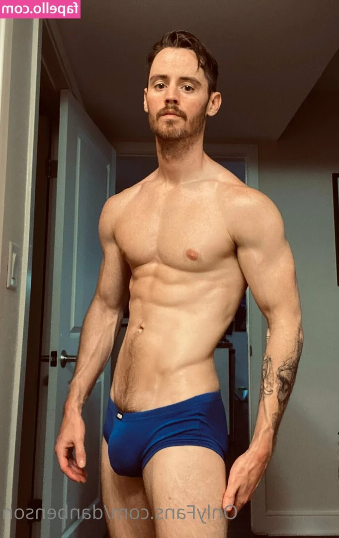 danbenson - Pants down! 😈 Time for sooooooo hottt... 🔥🔥🔥 ... outdoor