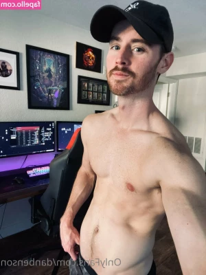 danbenson - 🤔..What is your pick? 💦💦...Pussy or ...🔥..ass..🔥?