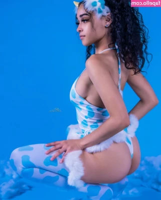 C.carmenfalu [ c-carmenfalu ] - Sneak peak of this bad boy. I'll post a photoset of this costume in