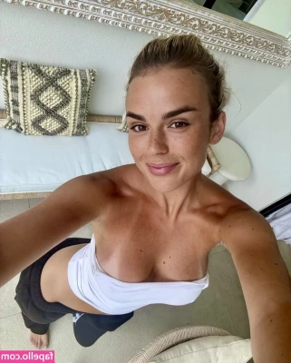Tallia Storm [ tallia-storm ] - Bootyyy