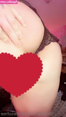 tstessfree - These booty gifs are all choice  🤣🤣💚💚💚