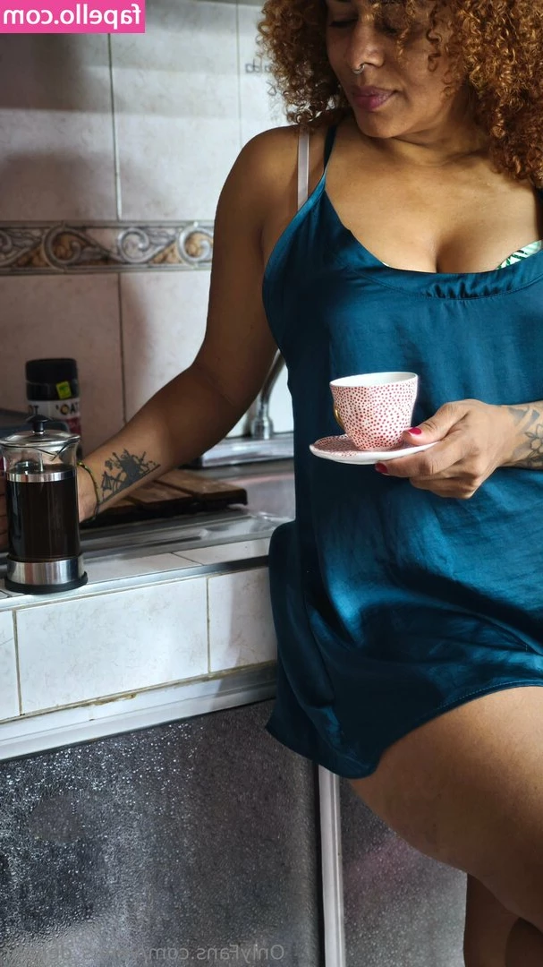 venus_delmar [ venus-delmar ] - Your Queen us making plans with some princes for new content 