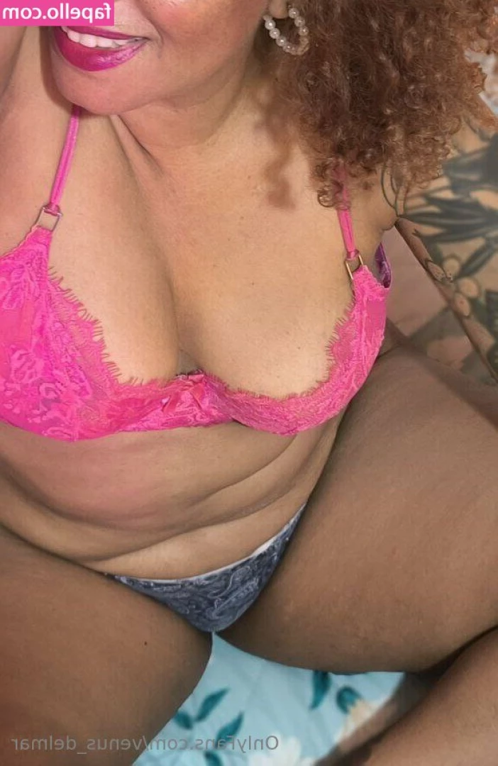 venus_delmar [ venus-delmar ] - Come cook w me?