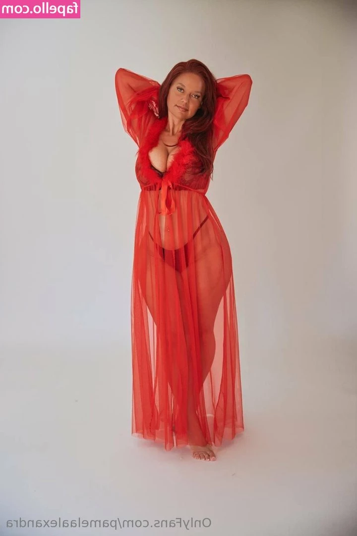 pamelaalexandra [ pamelaalexandra-4 ] - Hoy juegan mis PUMAS   espero sea una gran noche