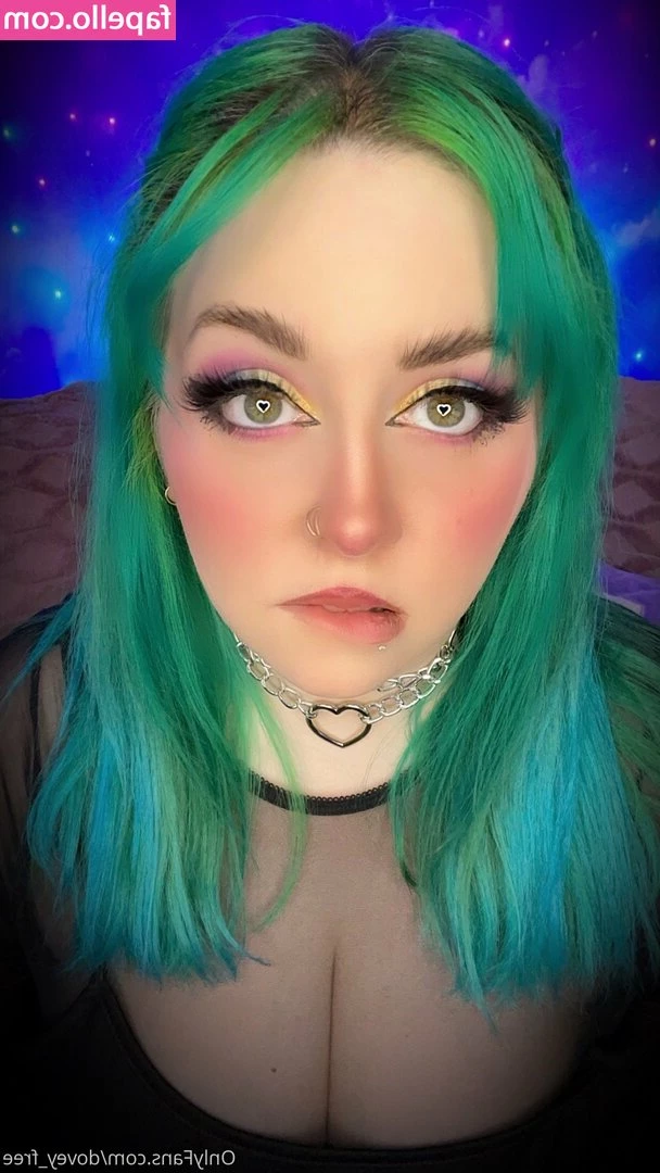 Dovey ASMR [ dovey-asmr ] - The bunny 🐰 has come out to play.....where are you?