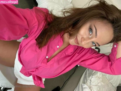 InnaLuve - JOIN HER AS SHE SPREADS HER LEGS FOR CAMERA  ollyxu  ollyxu  ollyxu 