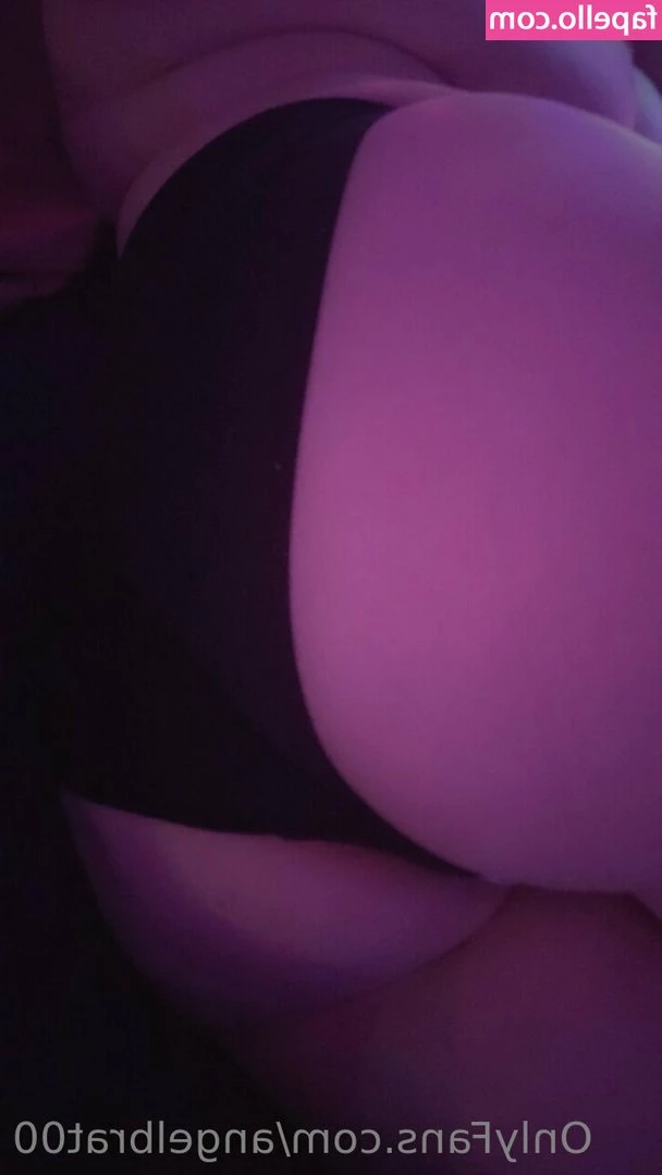angelbrat00 - ONLINE AND AVAILABLE       Cum play XXX videos  Dick Rates Sexting