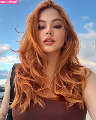 Gabrielle Correa [ gabrielle-correa ] - Selfie cat