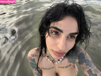 Kayla Hatem , [ kayla-hatem ] - I love gaining weight bc my ass just gets fatter and fatter 😻
