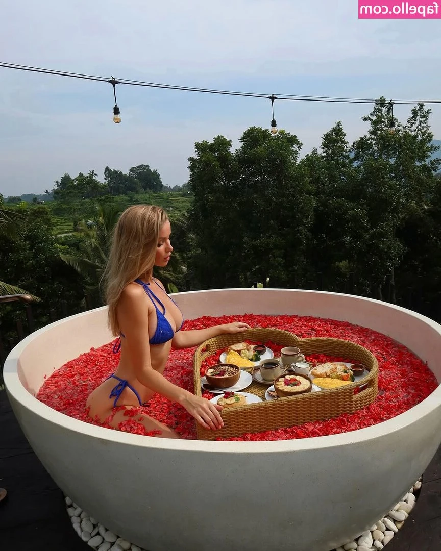 Ekaterina Enokaeva [ ekaterina-enokaeva ] - Love these sheer panties, do you?