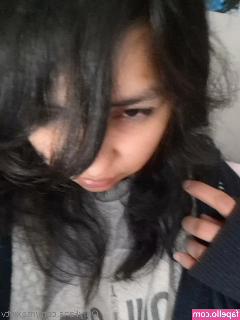 maxwtv - Let me eat your soullll  I m going live right now on my stream