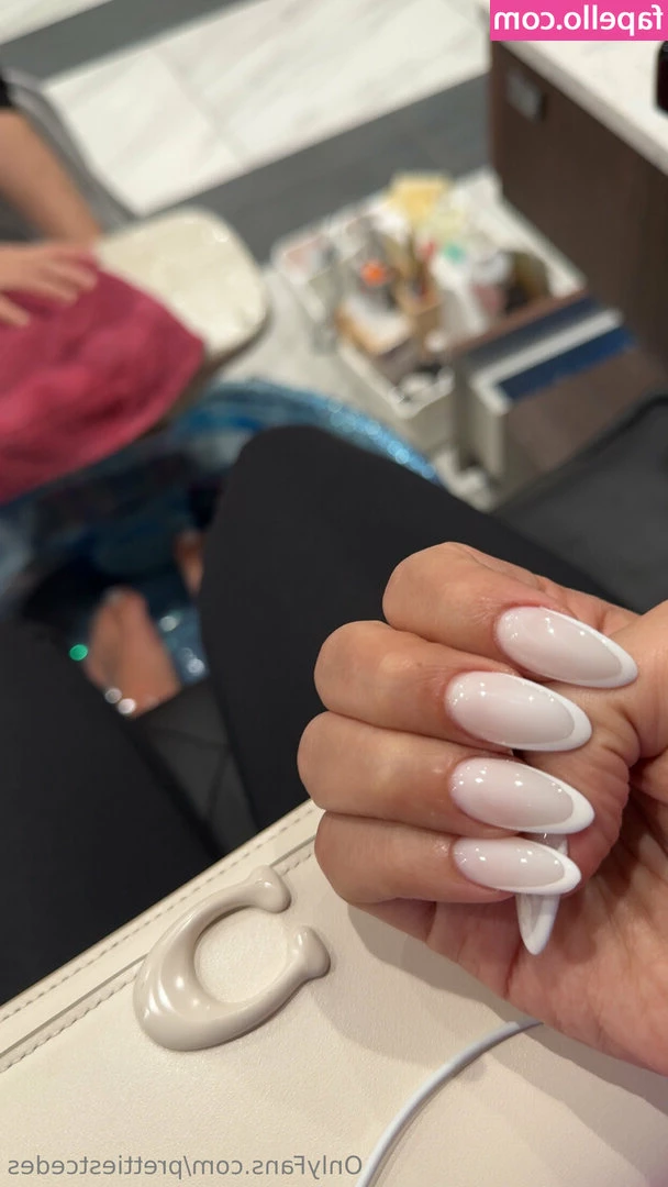 prettiestcedes - I Love Showing My Pussy Off Like A Naughty Slut So Horny To Get My