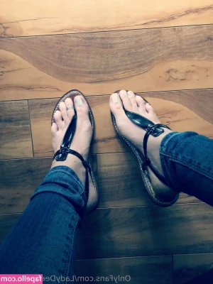 ladydeefootfetish - Good morning! Happy Sunday Funday! What kind of fun should we get