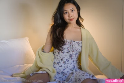 elisabeth.mae [ elisabeth-mae ] - Are you going to make me your breakfast 😏😉
