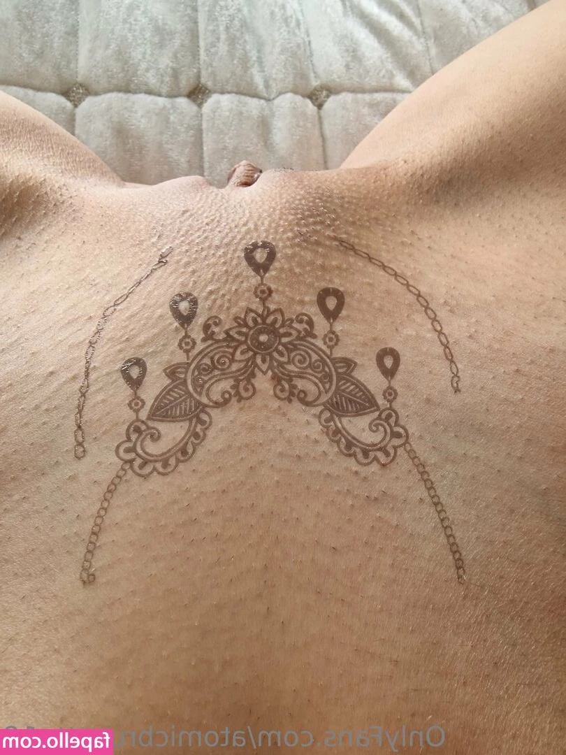 AtomicBrunette18 [ atomicbrunette18-irisgw ] - JOIN HER AS SHE SPREADS HER LEGS FOR CAMERA  ollyxu  ollyxu  ollyxu 