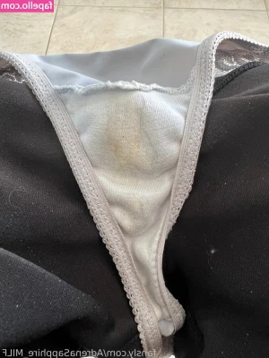 AdrenaSapphire_MILF [ adrenasapphire-milf ] - -👅 do you like seeing inside my mouth? 💦💦 Tip $10 if you