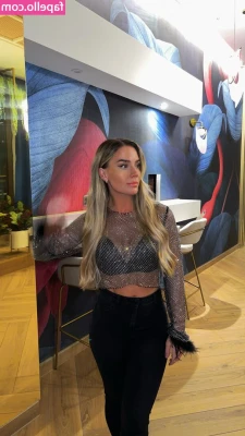 Elin Hedstrom [ elin-hedstrom ] - Spank my ass or i will do it!🤔😈👐