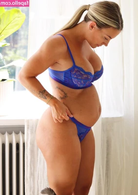 Elin Hedstrom [ elin-hedstrom ] - My husband is away... I think I may end up doing some Hotwife shit