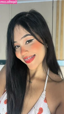 Manuela_Zapata [ manuela-zapata ] - Soooo juicy I'm practically busting out of this lingerie 🥵🥵🥵