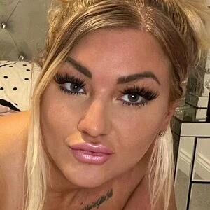 ashleighnicolexo