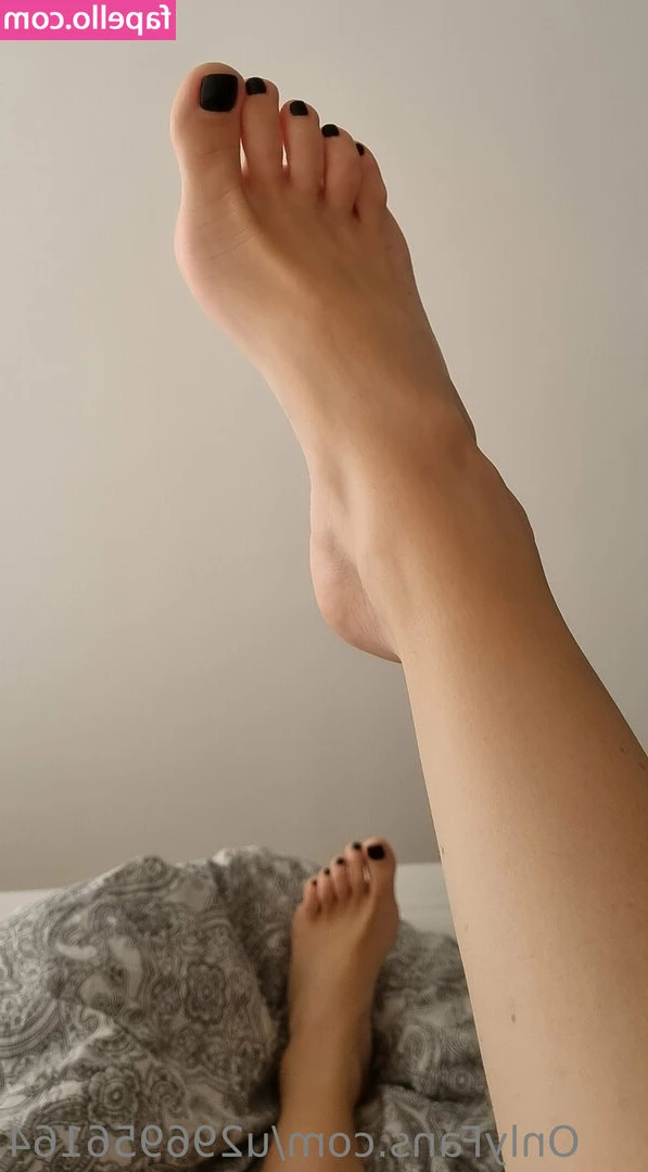 u296956164 - Morning workout done. Come sniff and service me boy 😈