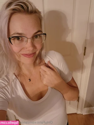 annabell_lee_xo [ annabell-lee-xo ] - If you’re looking for Netflix and chill that’s not me, I am more
