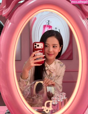 Jisoo - Don’t forget Tip$$ are a big help right now with me being out of