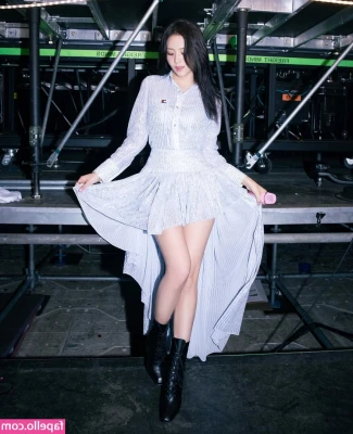 Jisoo - Ho ho ho. X Daphne