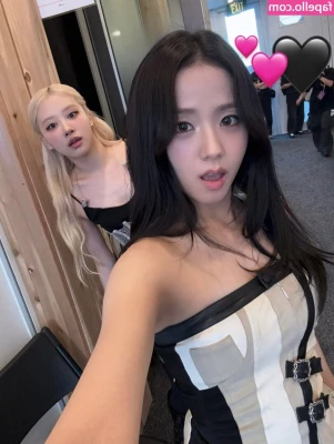 Jisoo - Bed soles 😉 just laying in bed teasing with my big size 11’s 😉