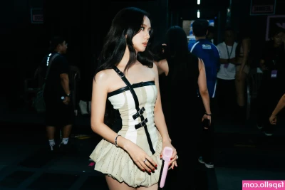 Jisoo - Hey there, hottie 👅