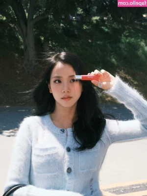 Jisoo - Nice and squeaky clean...for now 😇