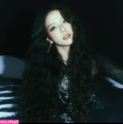 Jisoo - I'm online all day today babe! Let me make you feel good 😉 You'll