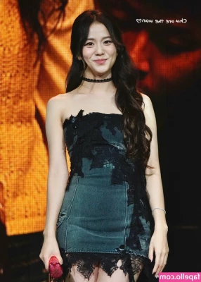 Jisoo - Who would like to enjoy this jumbo?