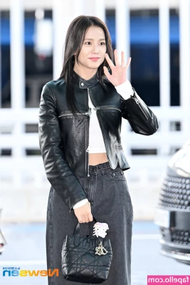 Jisoo - Ahh I need to get back on this
