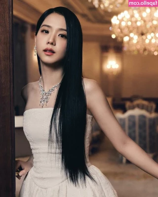Jisoo - TGIF lovers!!   I spent the day researching & consulting with