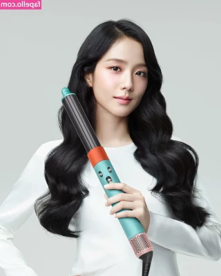 Jisoo - You come home from work and find me like this   whats your next move