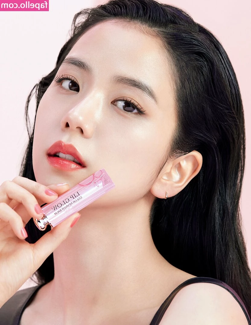 Jisoo - 👀 Father Upskirt Tuesday Titillation 🍒  @jazzybuns