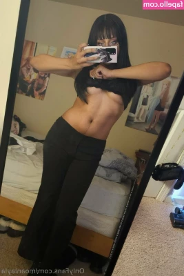 MoanLayla - I am back. 😭 very horrible from covid have no energy to fuck my