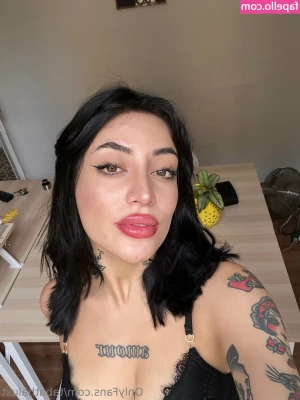 tabathalust - Who wants to see me spread my hole