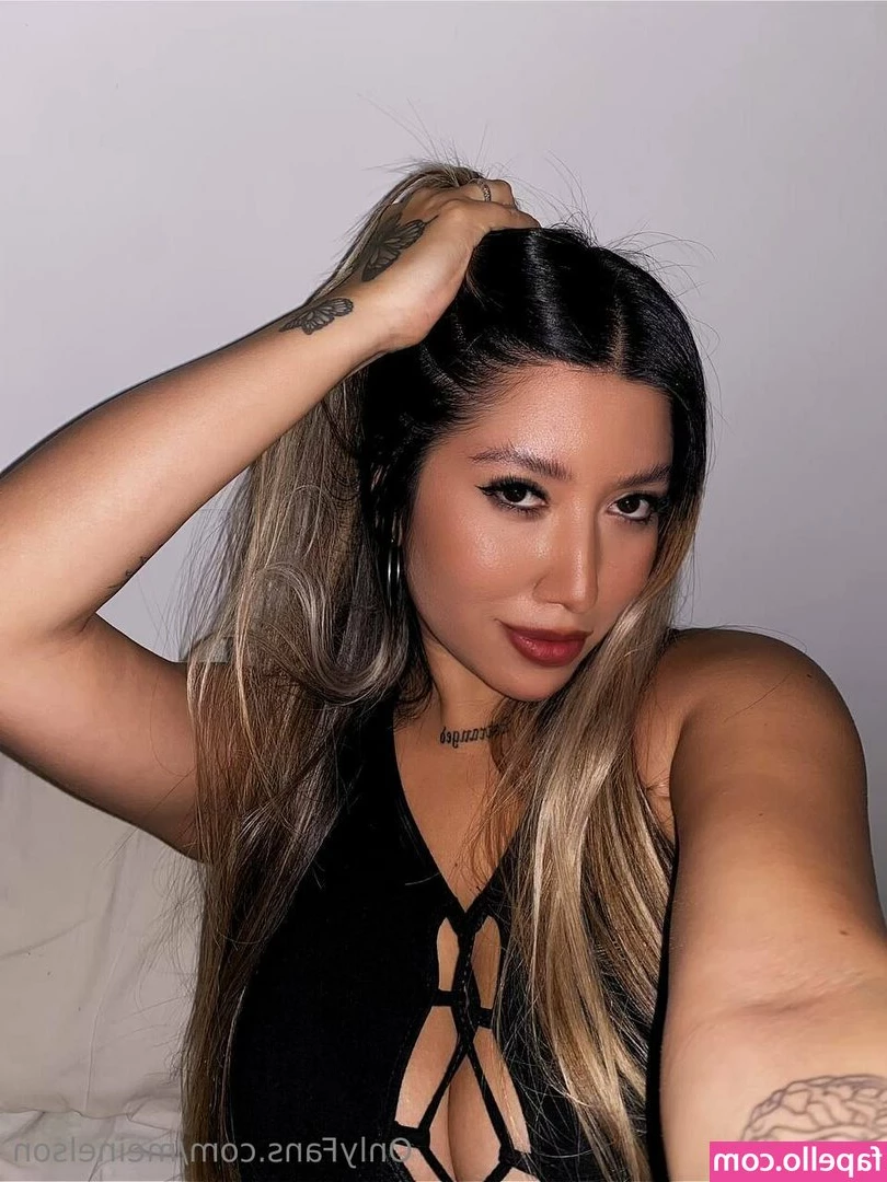 meinelson - Who wants to see me spread my hole