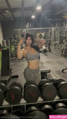 reeseebabyxoxo [ reeseebabyxoxo-9 ] - Should i get wet or take it off