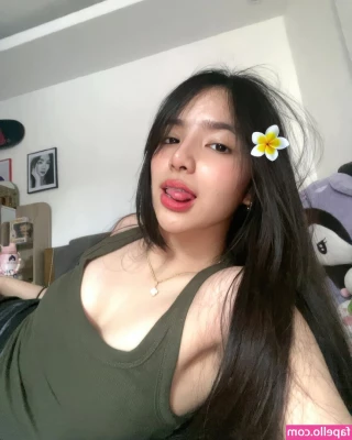 jhewelryhershey_ [ jhewelryhershey ] - Masturbating in the shower using my dildo  my legs start shaking when