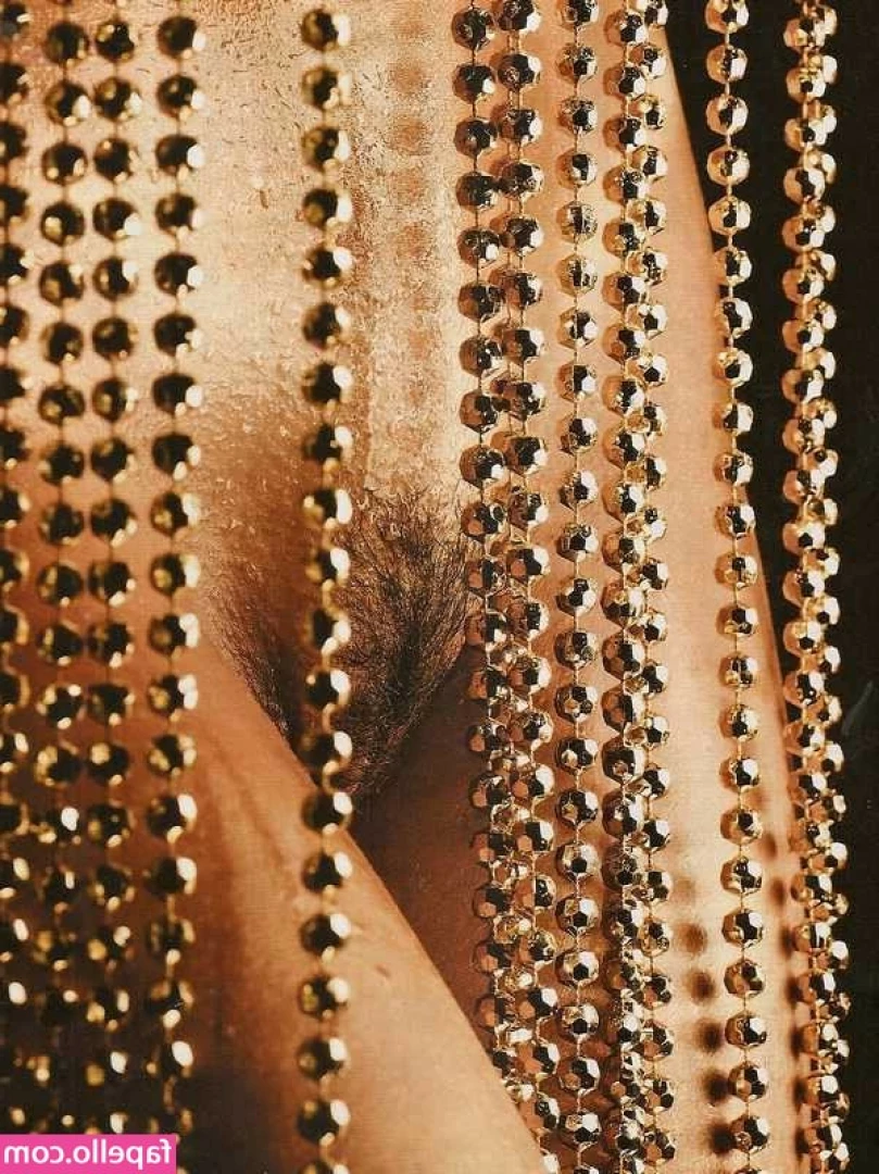Claudia Colucci [ claudia-colucci ] - i have lots of wild content to unlock in the dms 🔥