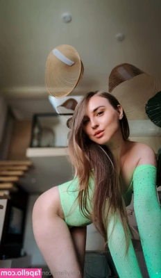 lina_demure [ lina-demure-1 ] - #behindtheporn A very private video aboout my privaate life. I want