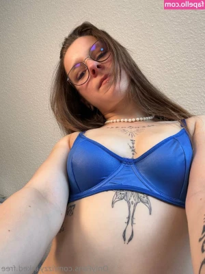 izzy.inked.free [ izzy-inked-free ] - Titty teaser
