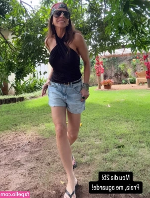 Ana Paula Padrão [ ana-paula-padrao ] - Let me sit on your face...