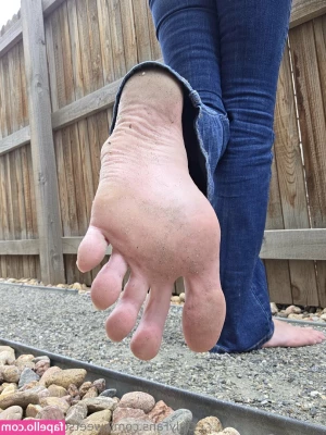 sweetsoleprincess - Chill plugged day