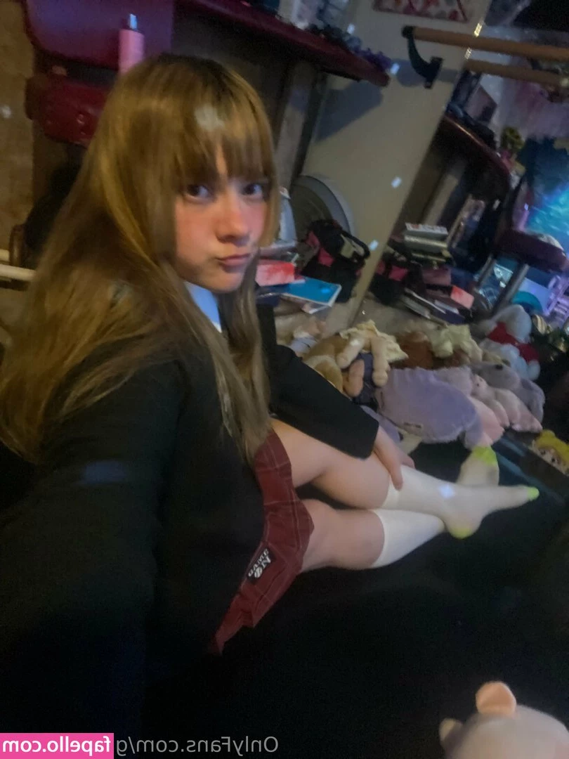 gaptoothgirl - Enjoying my body in brand new lingerie.