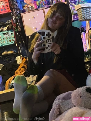 gaptoothgirl - Cum shots look great on this face   show hella love and I ll show