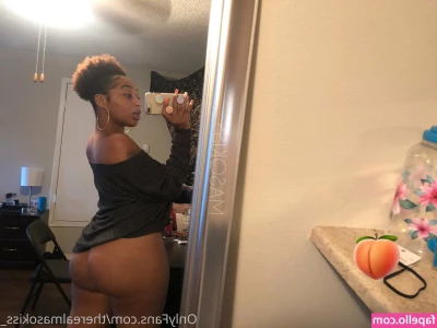 therealmasokiss_ [ therealmasokiss ] - I love teasing you, wouldn't you love to bury your face right here? 